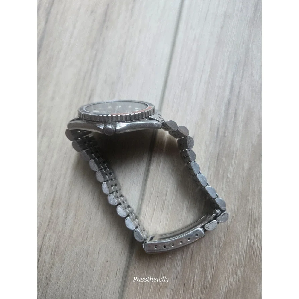 Seiko Watch Mens Sports 150 Quartz‎ Pepsi Bezel Day Date Stainless Steel 8223